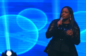 Video: He Reigns – Sinach He Reigns - Sinach